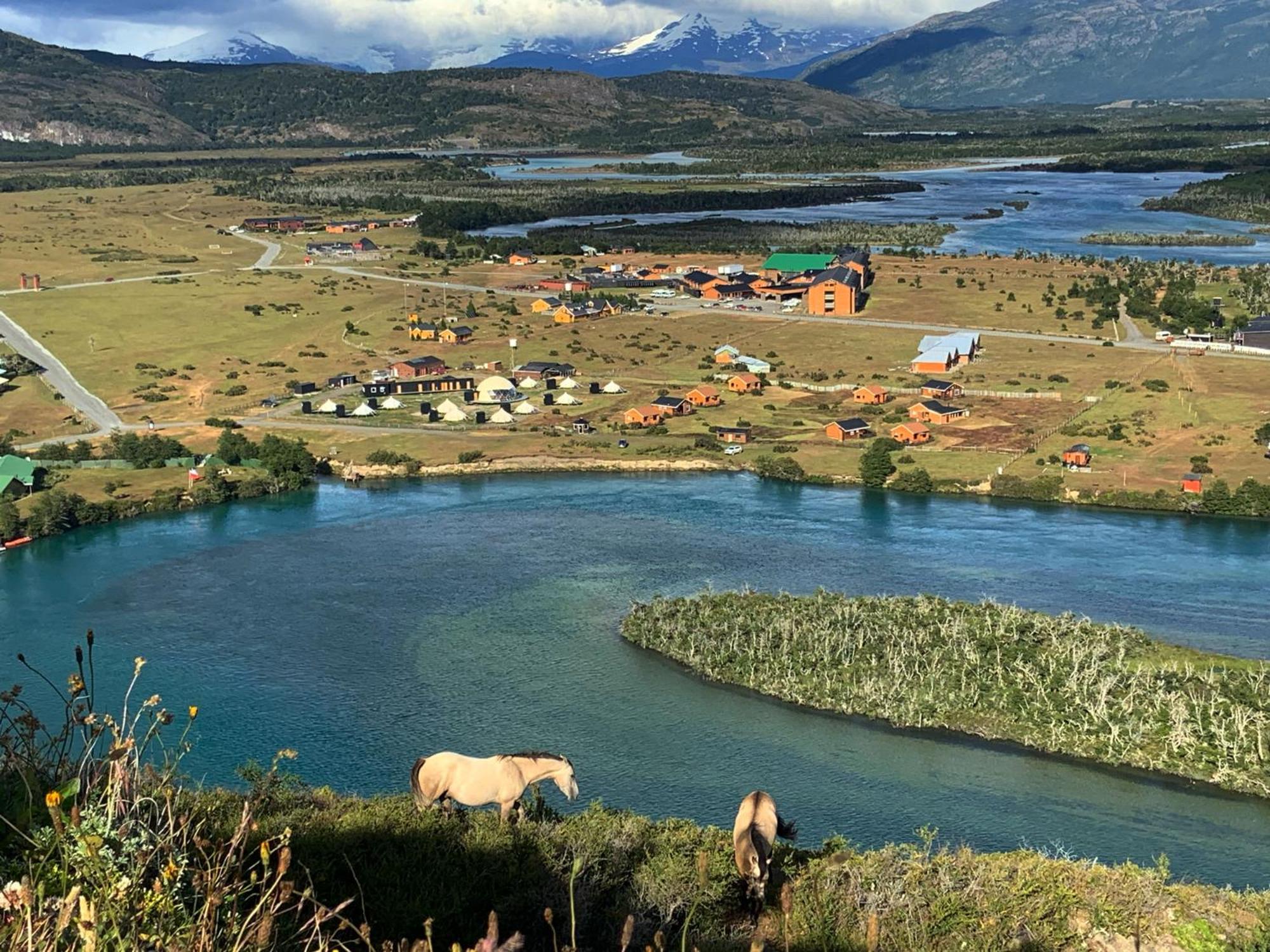 Chilenativo Riverside Camp Torres del Paine National Park Exterior foto